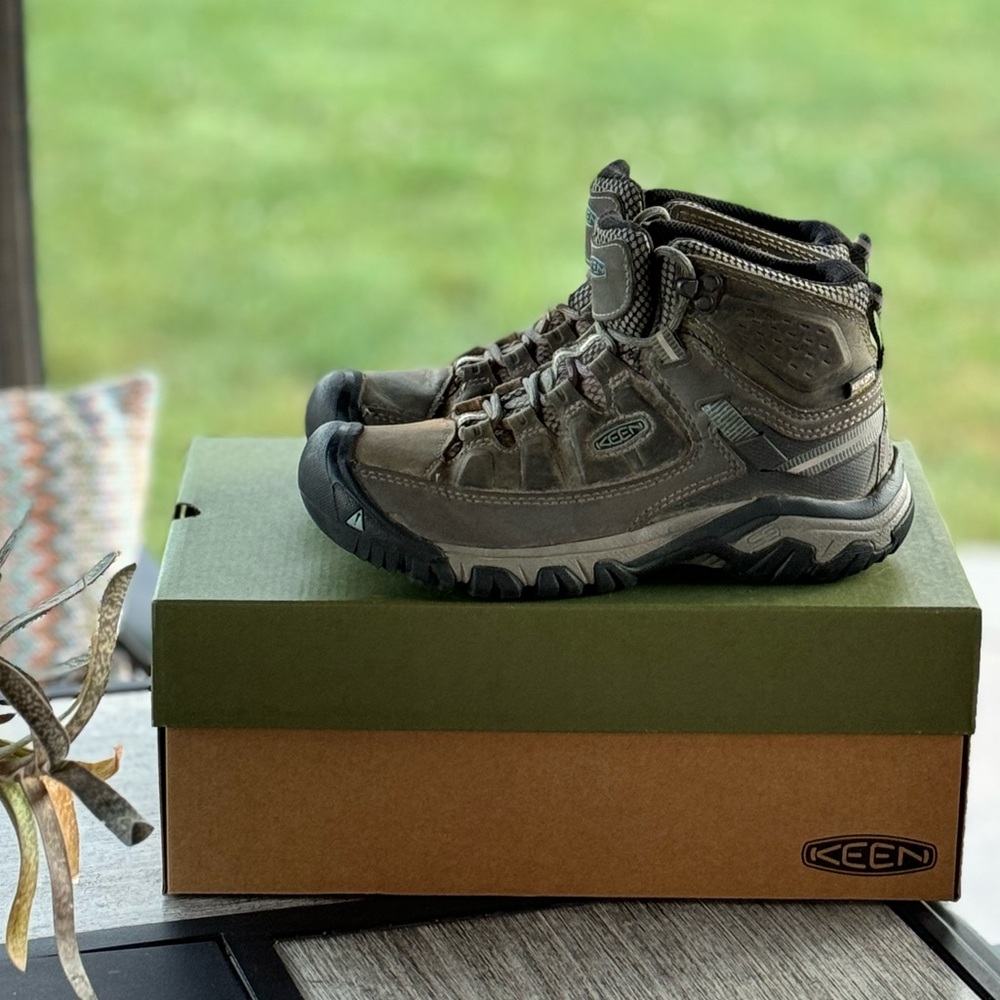 Keen Women's Targhee III Hiking Atlantic Blue Waterproof Mid Trail Boots Sze 6.5